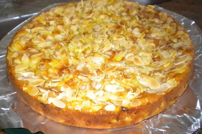 Gâteau aux pommes et amandes effilées